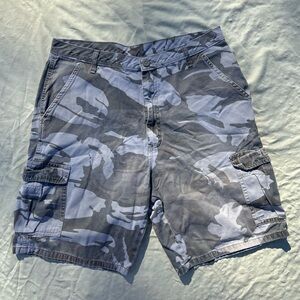 Men's Gray Camouflage Cargo Shorts